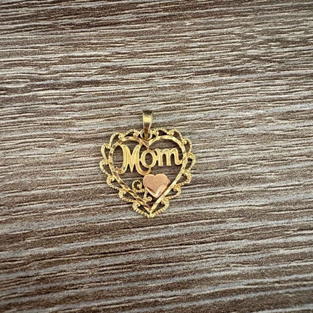 14K Yellow Gold "Mom" Heart Pendant Necklace Charm